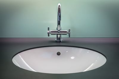Pourquoi mon robinet goutte-t-il et comment le réparer soi-même ?
