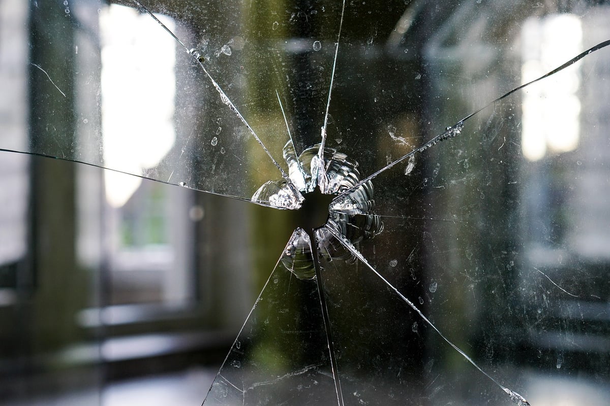 Quels sont les signes qui indiquent qu’un mur porteur est fragilisé ?