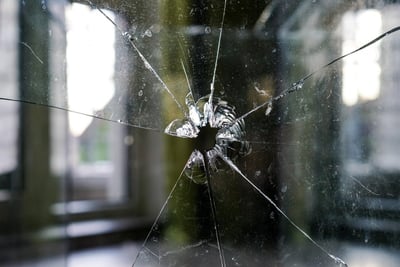Quels sont les signes qui indiquent qu’un mur porteur est fragilisé ?